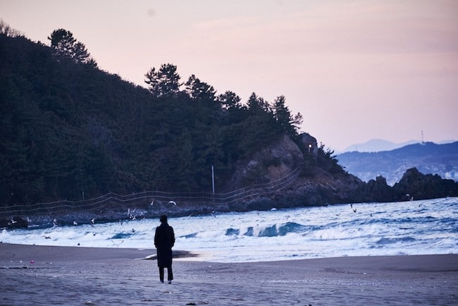 Hong Sang Soo, Seule sur la plage, la nuit