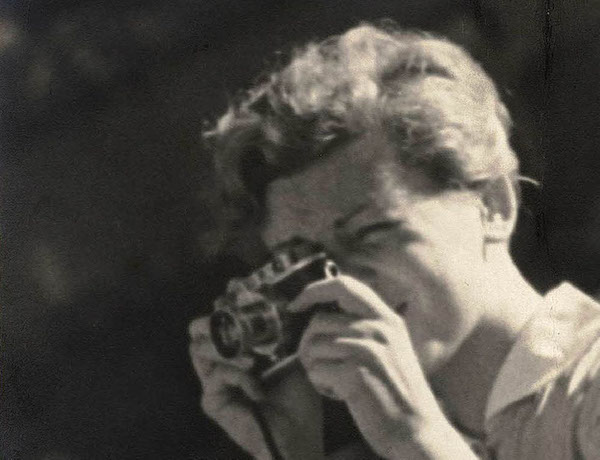 Helena Janesczek, La fille au Leica En attendant Nadeau