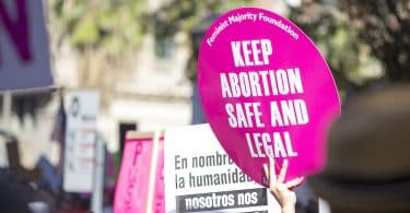 Pauline Harmange, Annie Finch : écrire sur l'avortement