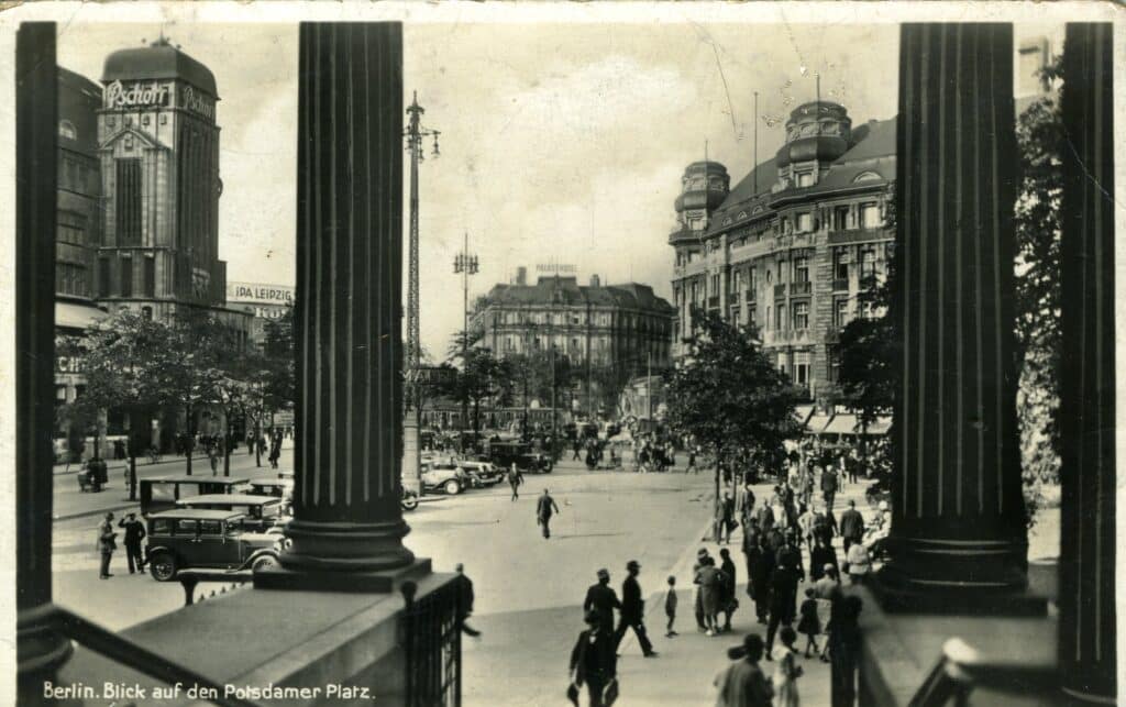 Carte postale de Potsdamer Platz un peu avant 1930 Les Effinger